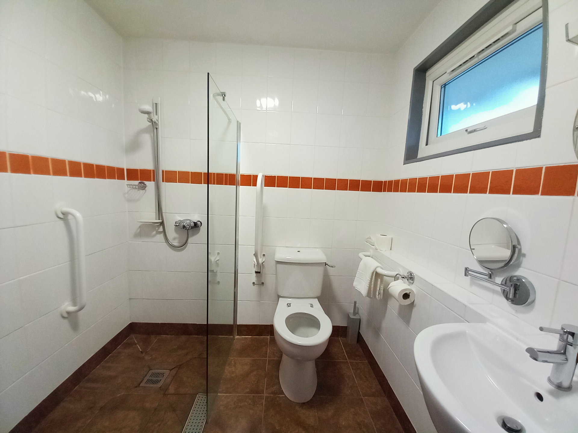 Walk in wet room 